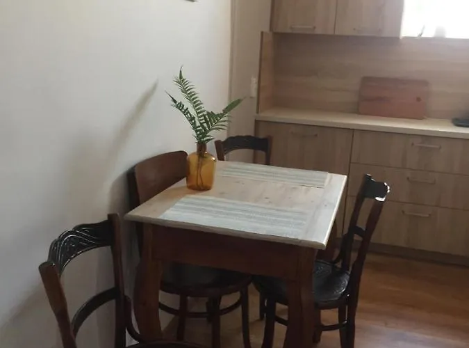 Apartament Deli Oldal Vendeghaz