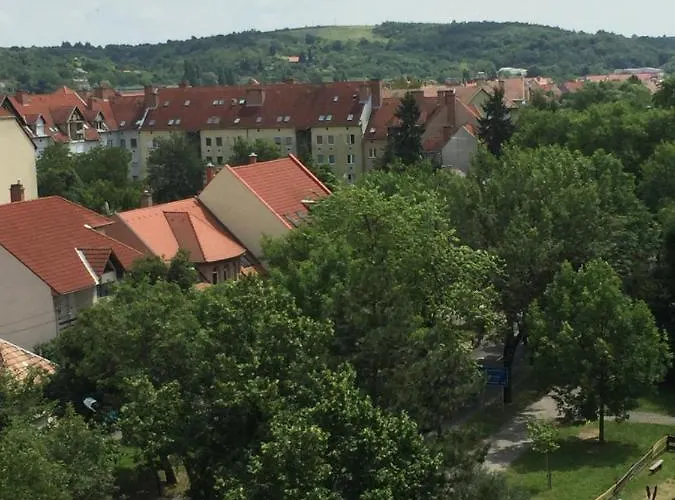 Deli Oldal Vendeghaz * Eger