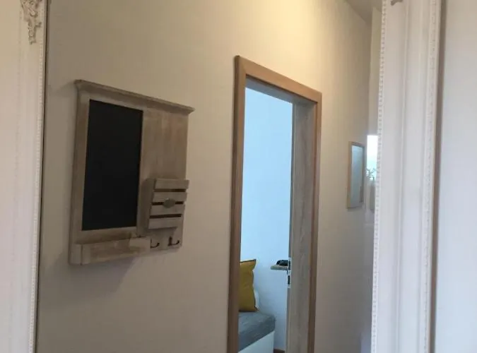 Apartament Deli Oldal Vendeghaz *