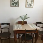 Διαμέρισμα Deli Oldal Vendeghaz Έγκερ